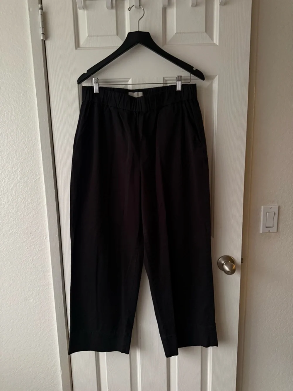 Everlane Easy Pant Black Straight-Leg Trousers - Picture 4 of 5